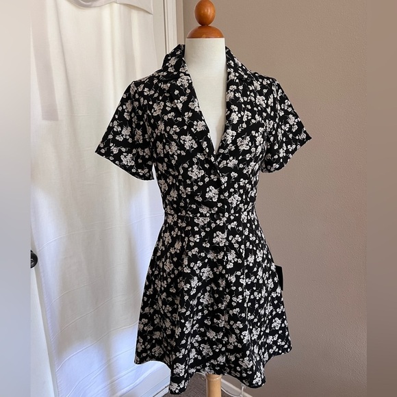 NWT Lulus Black Floral Print Mini - Picture 2 of 6